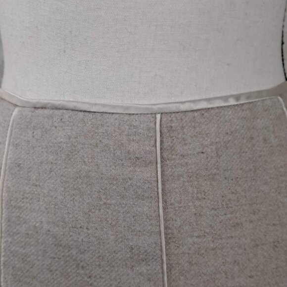 Ann Taylor Size 0 Tan A-Line Skirt Embroidered Floral Bottom Wool Blend EUC - Picture 3 of 10